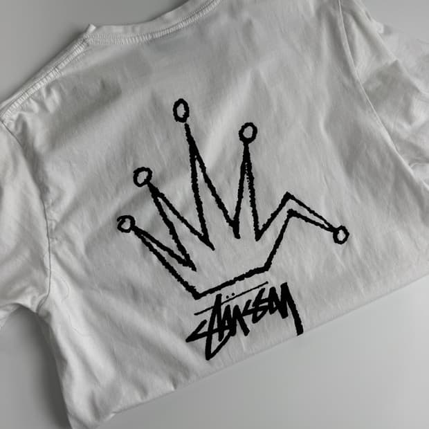 Stussy  스투시 브로큰 크라운 화이트 반팔티셔츠 