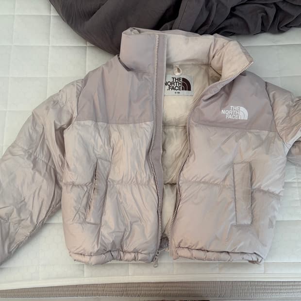 노스페이스 화이트 라벨 노벱티 룹시 다운 자켓 크림 베이지