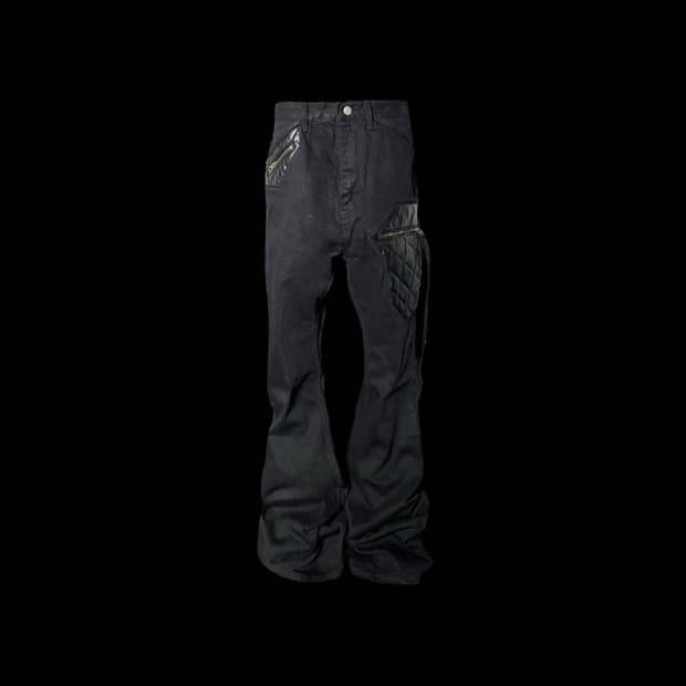 [3] LEATHER PATCH FLARED JEANS
