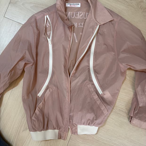 더뮤지엄 비지터 자켓 바람막이