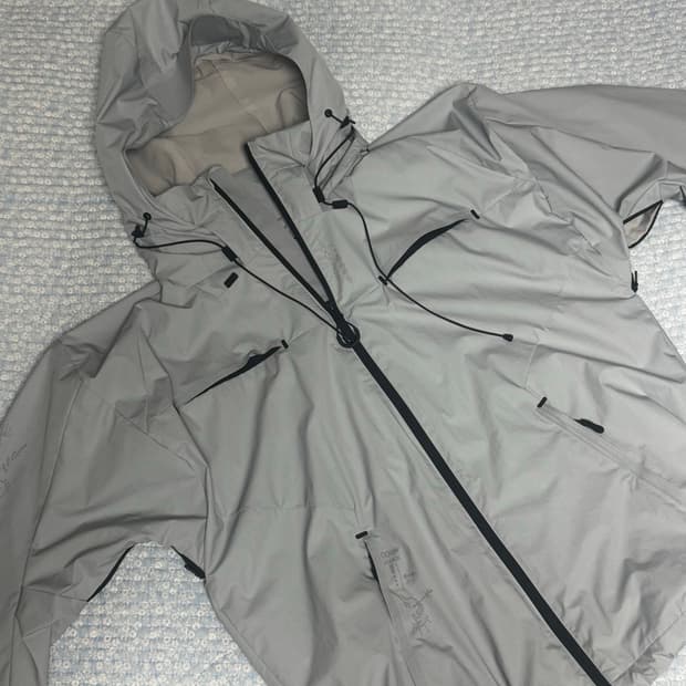 Hyein seo shell jacket 1 (오버사이즈)