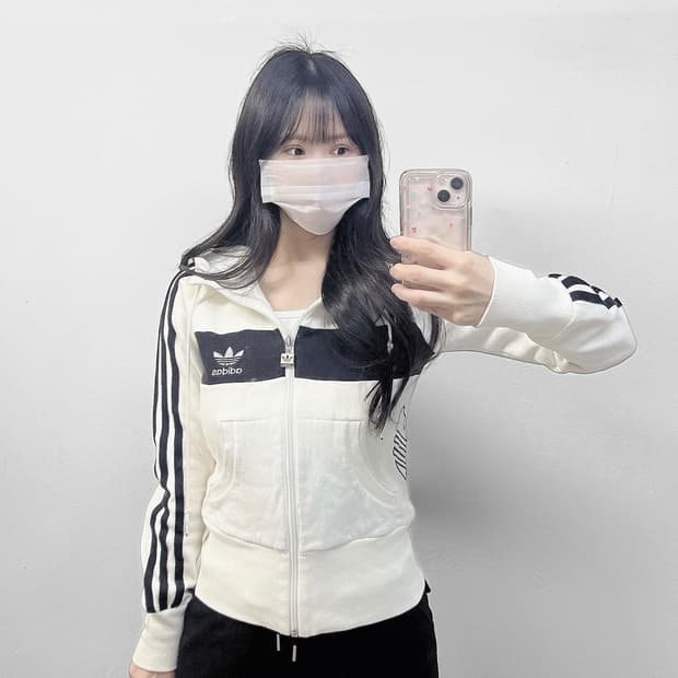 아디다스 불꽃 로고 후드집업 화이트