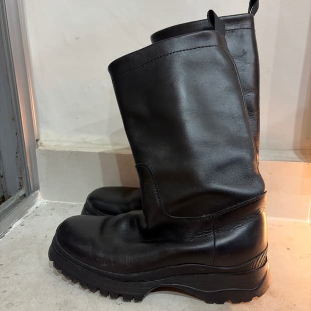 2004‘s 프라다 바이커부츠