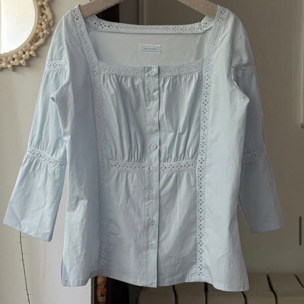 쉬이즈큐트 로맨틱 블라우스Romantic blouse 물색