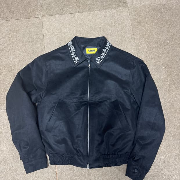 스웨이드 카라 자수 블루종 팝니다