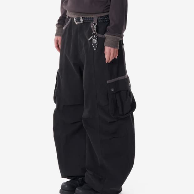아캄 knee pin-tuck contrast cargo pants 