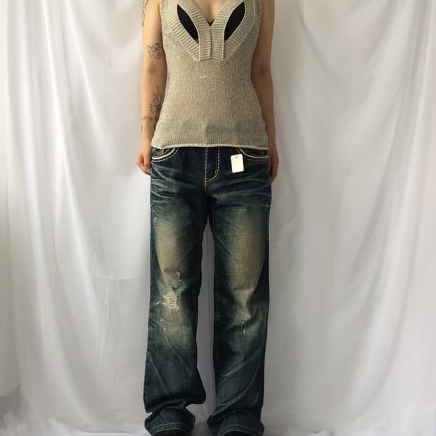 Line detail knit sleeveless