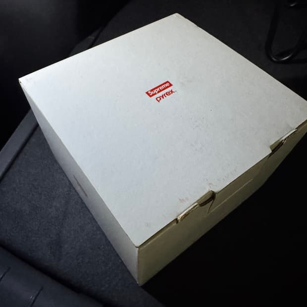 Supreme x Pyrex 2019 계량컵