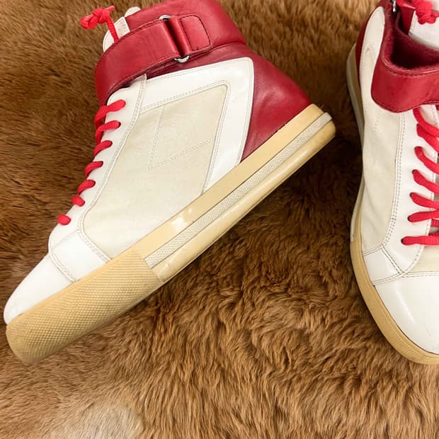 프라다 레더 하이탑 스니커즈