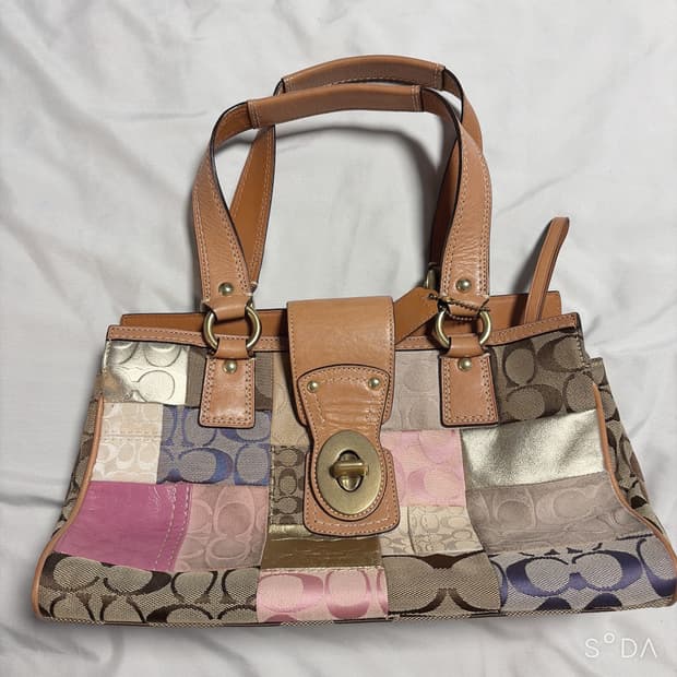 코치 시그니처 패치워크 숄더백 토트백