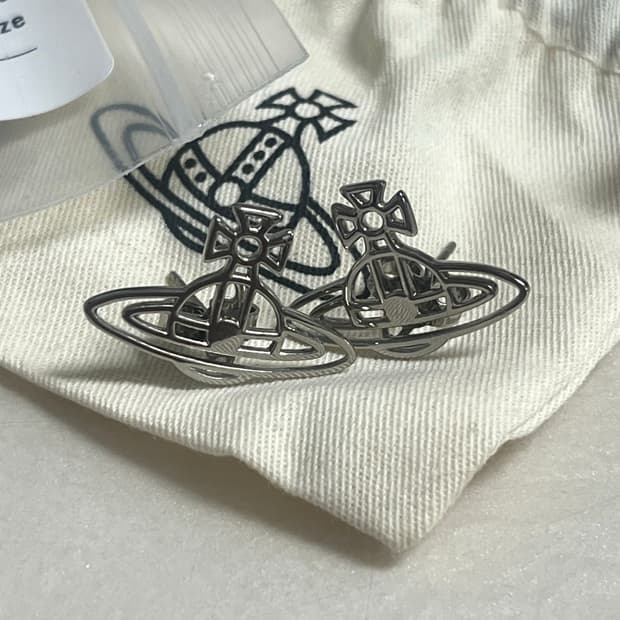 비비안웨스트우드 귀걸이