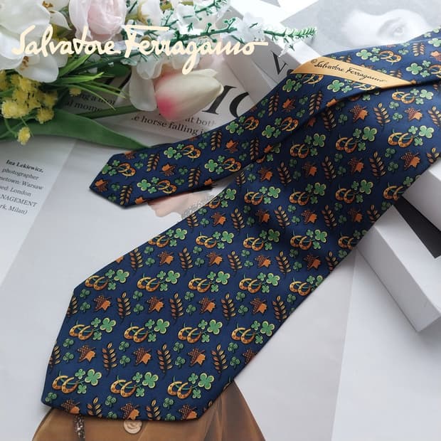 페라가모 실크 클로버 말굽 넥타이 9.5cm A+등급 K610
