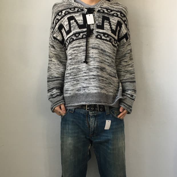 Ethnic mood hood knit