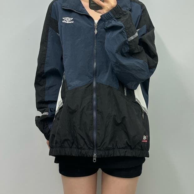 엄브로 배색 투웨이 바람막이 자켓