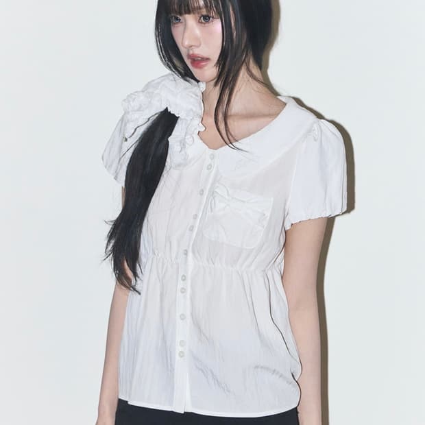 일리고 포밍 리본 퍼프 블라우스 화이트