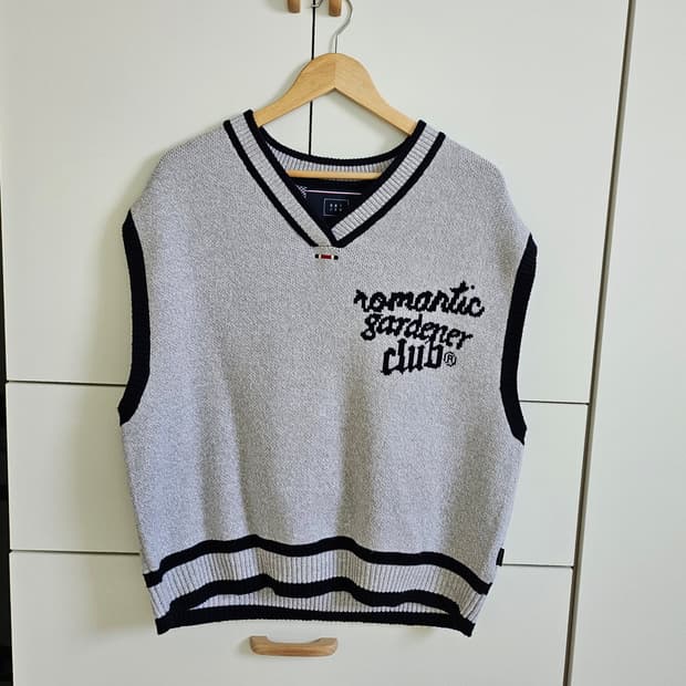 (실착2회) 로맨틱크라운 니트 베스트 라이트그레이 남여공용 M