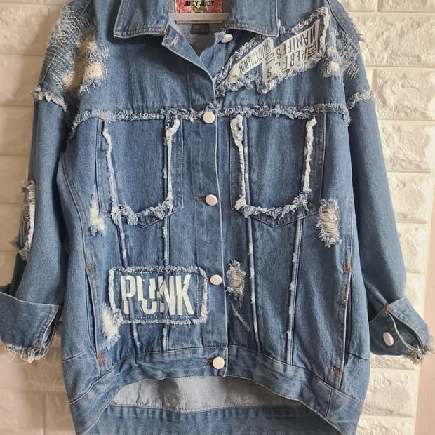JUCY JUDY 데미지 데님 자켓(55-66)