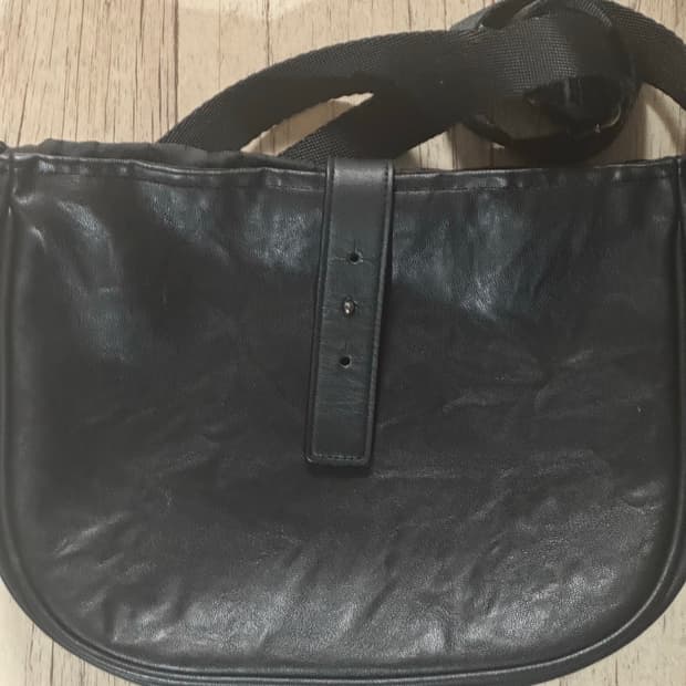 해칭룸 웨이비 레더백