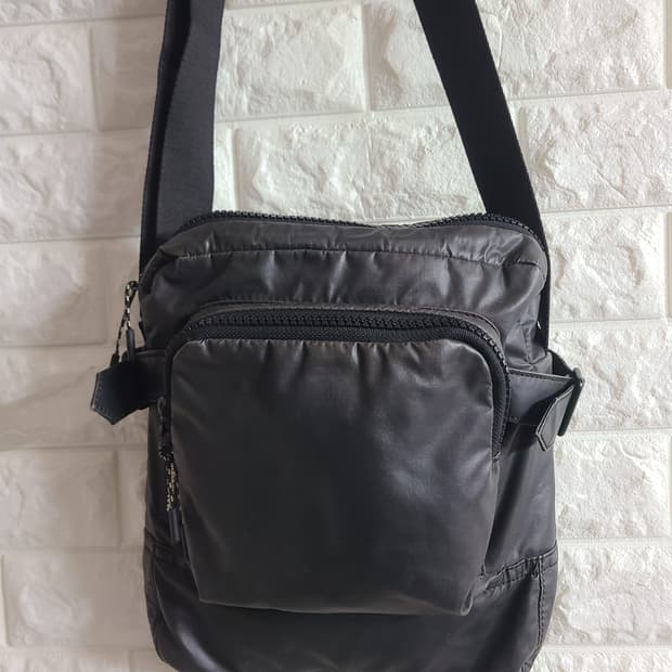 만다리나덕 크로스백