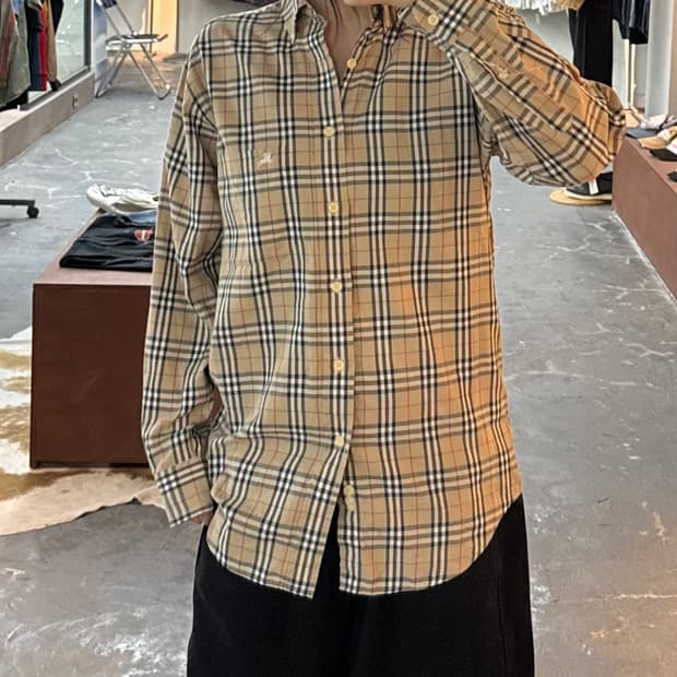 버버리 체크 셔츠 H2981