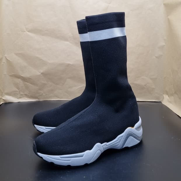 슈콤마보니 삭스스니커즈 235