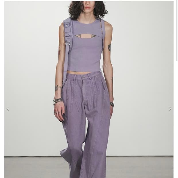 아데쿠베 LAVENDER SHOULDER HARNESS TANK TOP