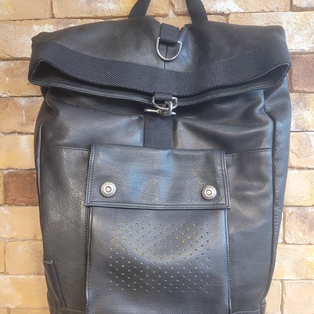 만다리나덕 가죽 백팩 블랙