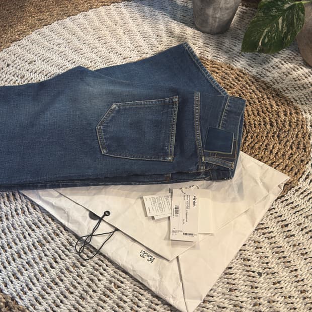 비즈빔 SOCIAL SCULPTURE 00 DAMAGED-40 34x32