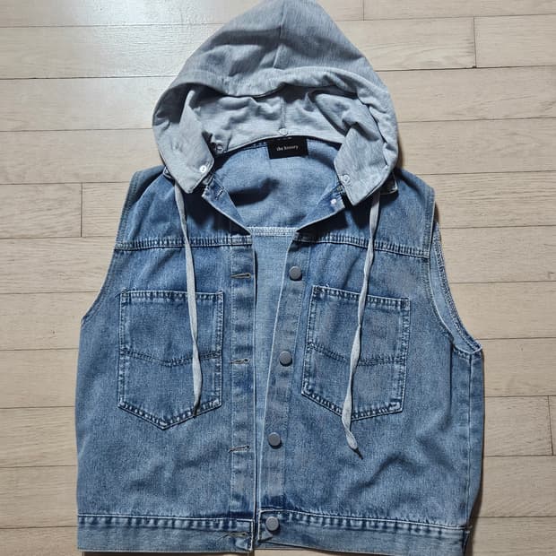 더 히스토리 후드 데님 베스트