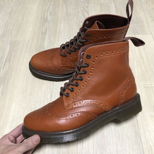 (260) 닥터마틴 Dr.martens 7홀 애플랙 브라운 윙팁 부츠