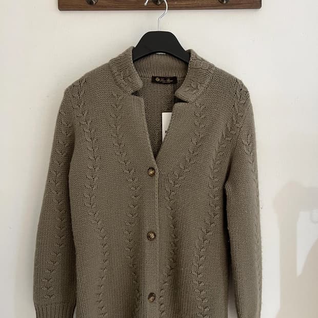 로로피아나 가디건