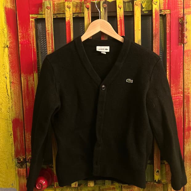 라코스테가디건 
