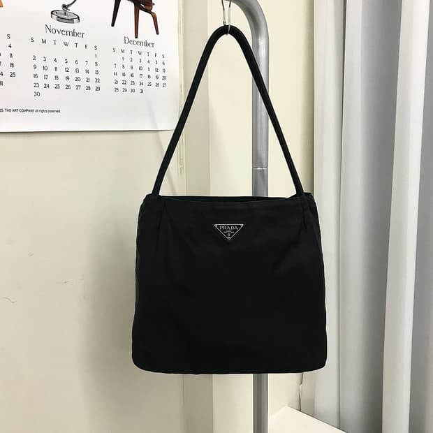 프라다 포코노 나일론 숄더백 가방