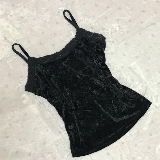 벨벳 블랙 레이스 나시