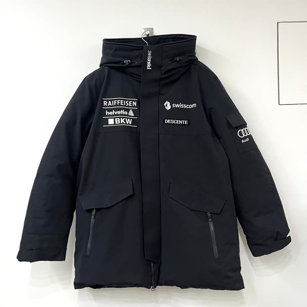 데상트 스위스 스키팀 레플리카 미드 다운 패딩 자켓
