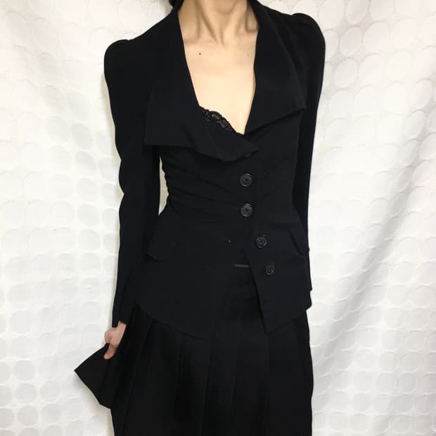 비비안 웨스트우드 블랙 언밸런스 칼라 재킷