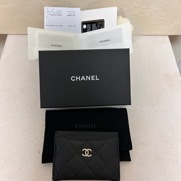 샤넬 캐비어 카드지갑 은장 블랙(풀박스/영수증포함)