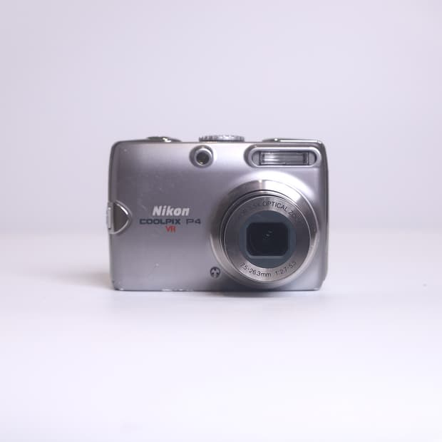 니콘 쿨픽스 P4