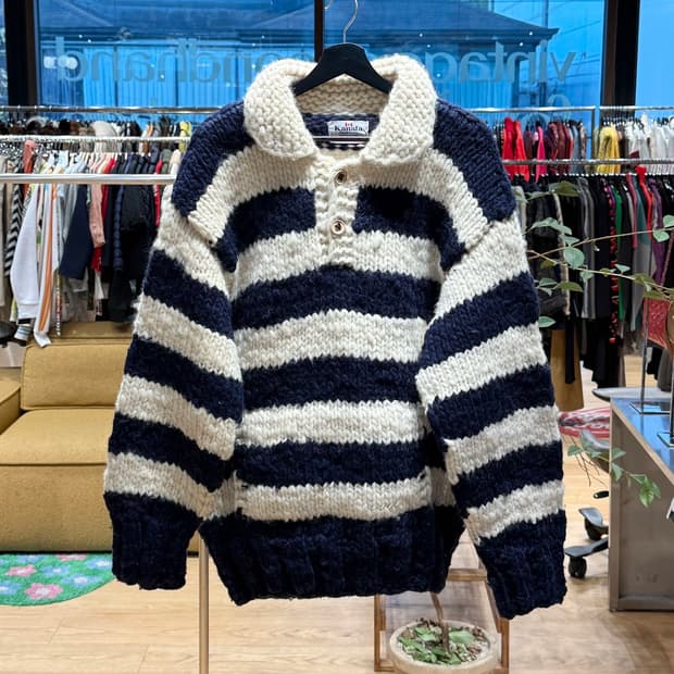 카나타 네이비 스트라이프 코위찬 카라넥 니트 