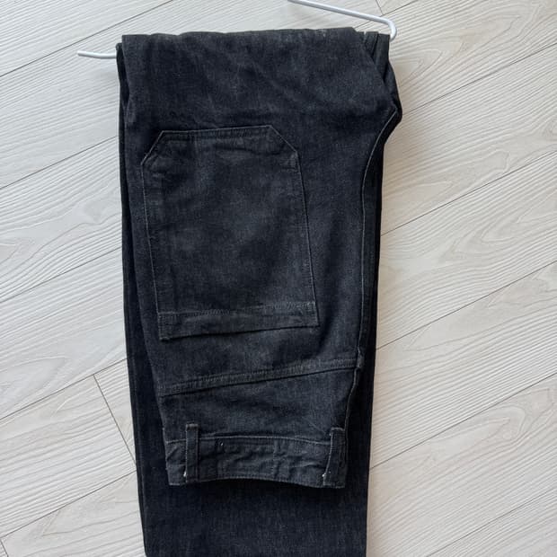 One Tuck Curve Denim Pants_Washed Black