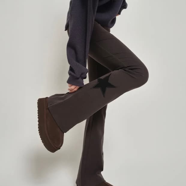 홈바디띵즈 star patch flare pants