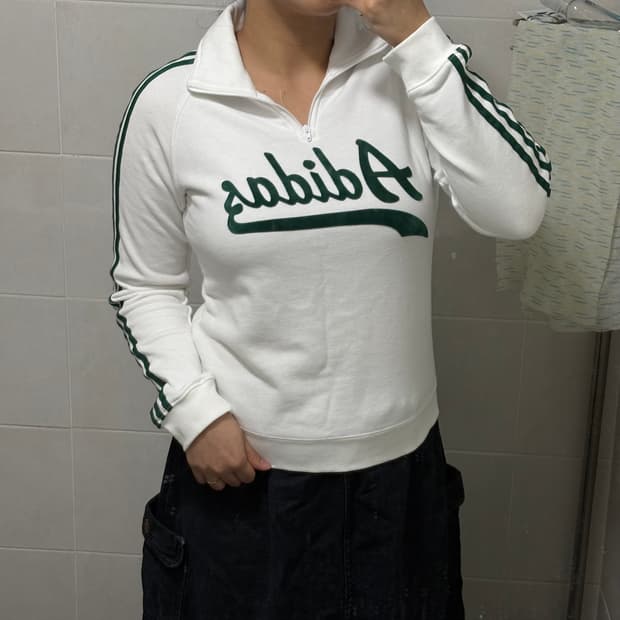 대대장) 아디다스 흰초 슬림핏 벨벳로고 반집업