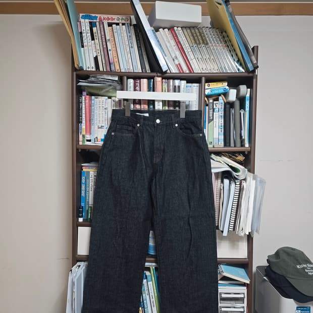 에잇세컨즈 와이드 리지드 데님 팬츠
78 [30인치 추천]