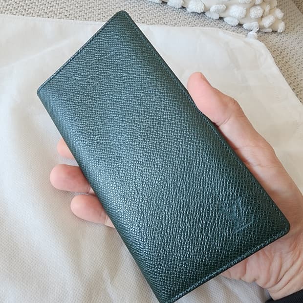 외부 미사용 루이비통 타이가 포트발레르 다크그린 카드6장 장지갑