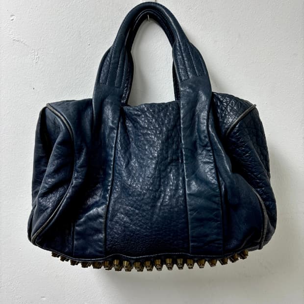 “ALEXANDER WANG” 레더 로키 총알스터드 도트백