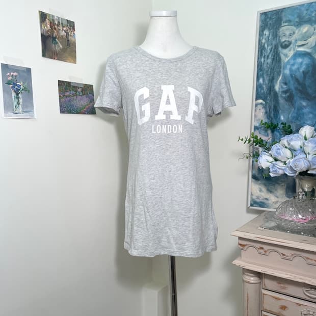 GAP melange gray logo point half top