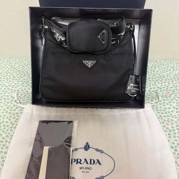 프라다 테수토 호보백 리에디션 블랙(SSS급)