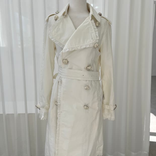 버버리 런던 여성 프릴 트렌치 코트 아이보리 