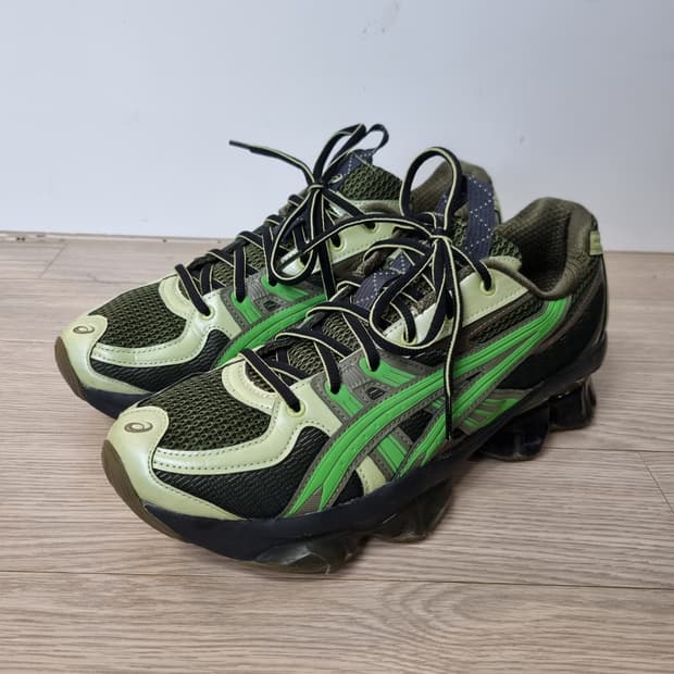 [270] 아식스 US5-S 젤 퀀텀 키네틱 모스 뱀부