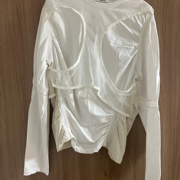 오호스 메쉬 밴드 롱슬리브 화이트 티셔츠